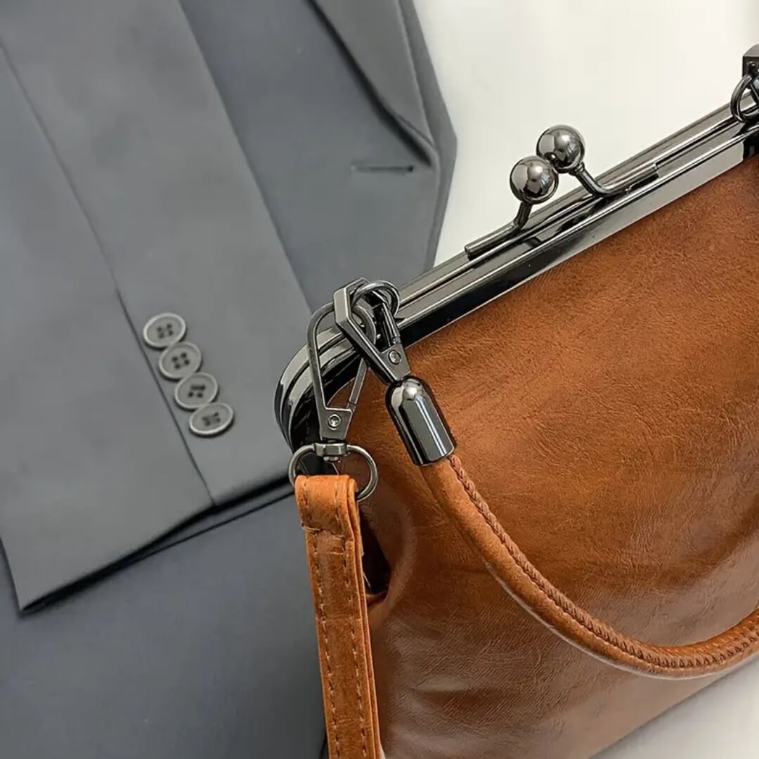Ella’s Timeless Kiss Lock | Vintage Handbag