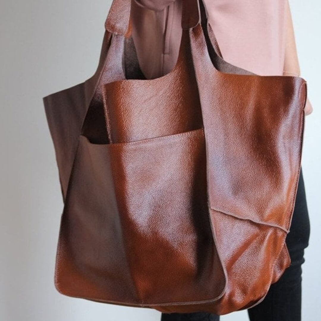 Katie’s Sleek Carryall | Tote Bag