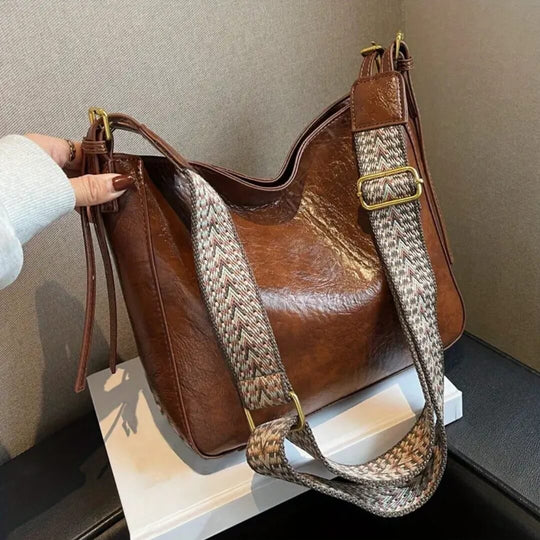 Daisy’s Effortless Carry | Shoulder Bag