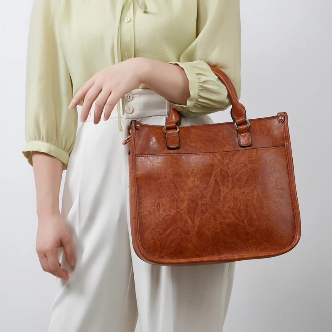 Eleanor’s Timeless Chic | Handbag