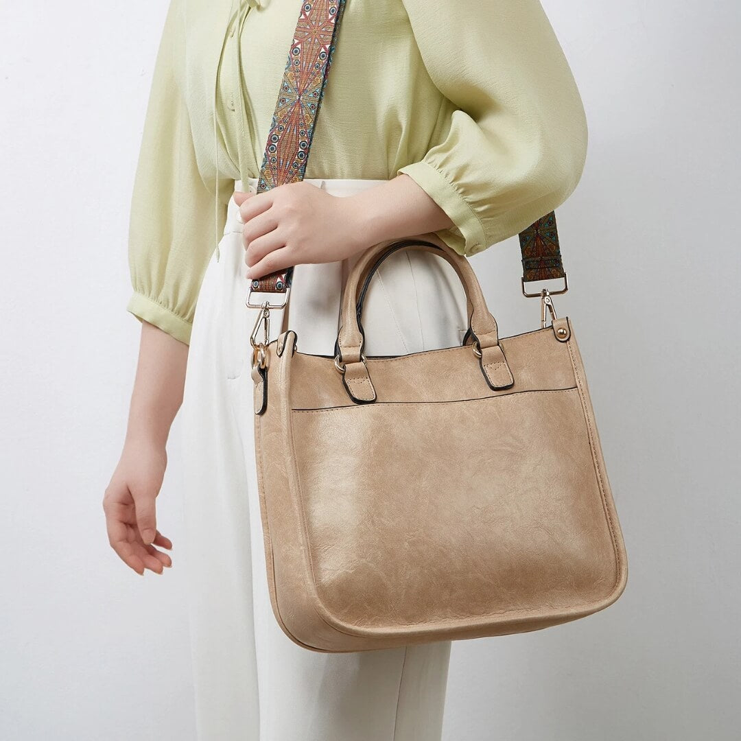 Eleanor’s Timeless Chic | Handbag