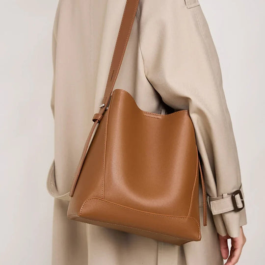 Lucy's Refined Shoulder Charm | Shoulder Bag